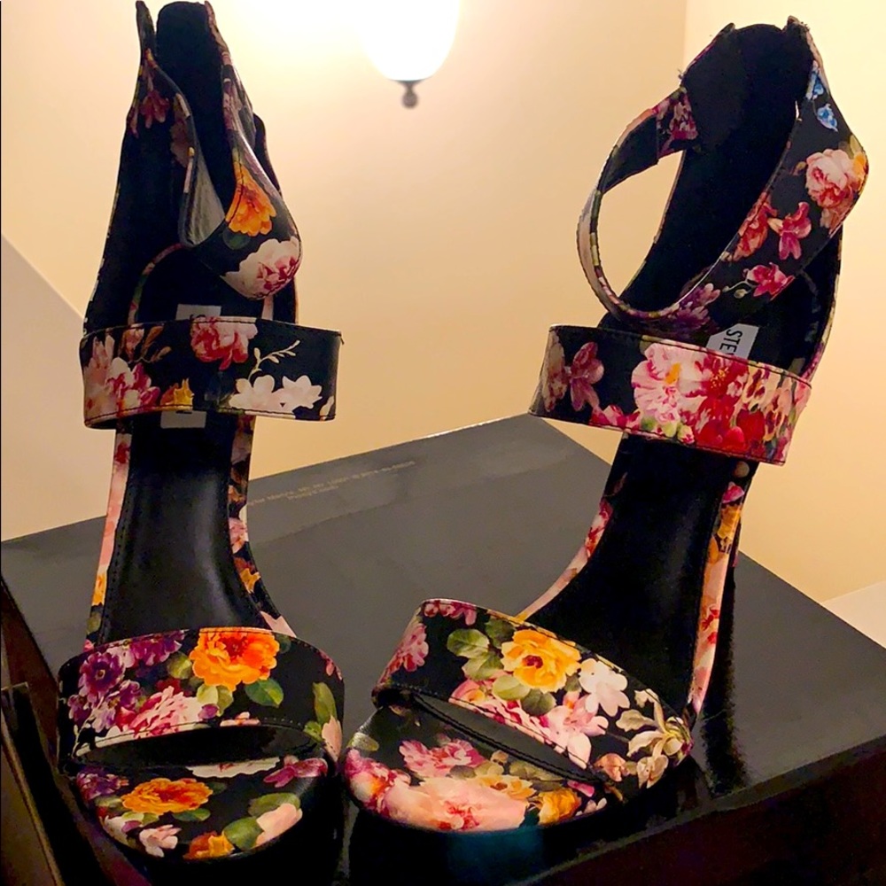 Steve Madden Heeled Ankle Sandals